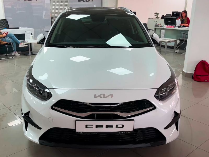 beli kia creed u salonu